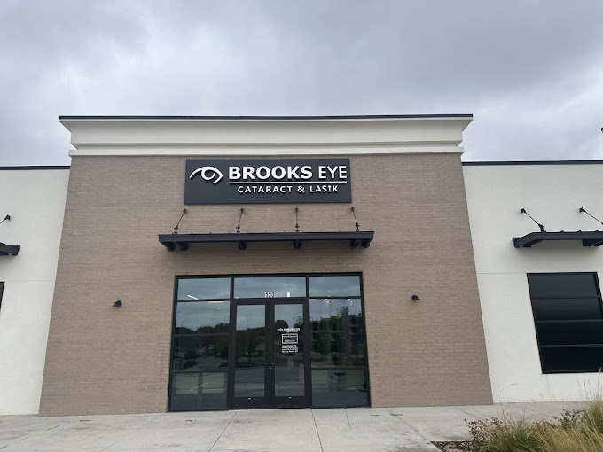 Outside Borkks Eye Associates new location in Irving, TX